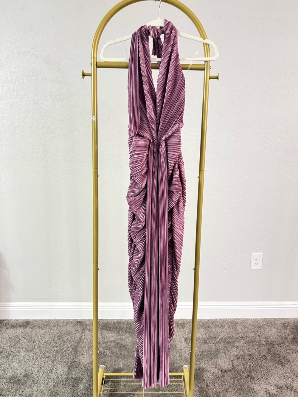💜 Fashion Nova My Moment Pleated Maxi Dress

BRAND NEW WITH TAGS! 🏷️